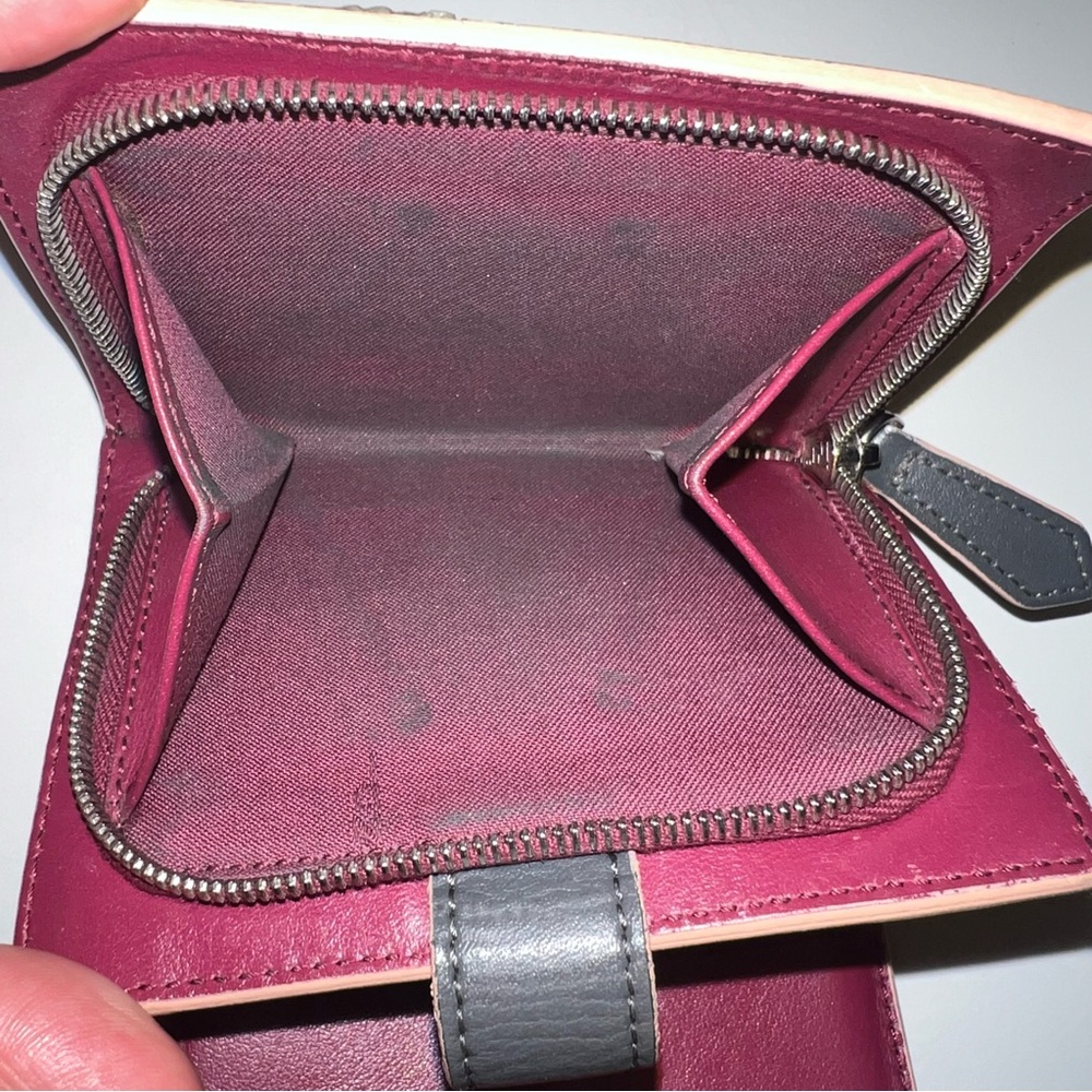 Gray Leather Fendi Bifold Wallet - Picture 9 of 12